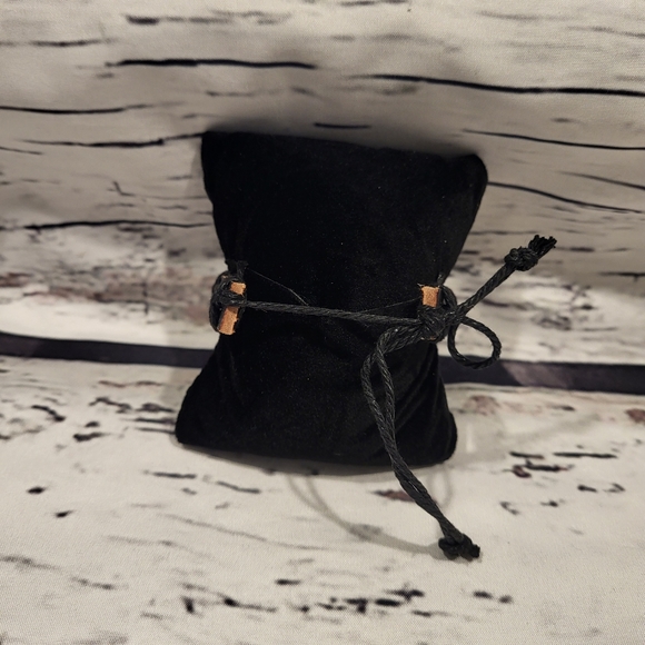 New Unisex Handmade Leather Bracelets - Picture 4 of 4
